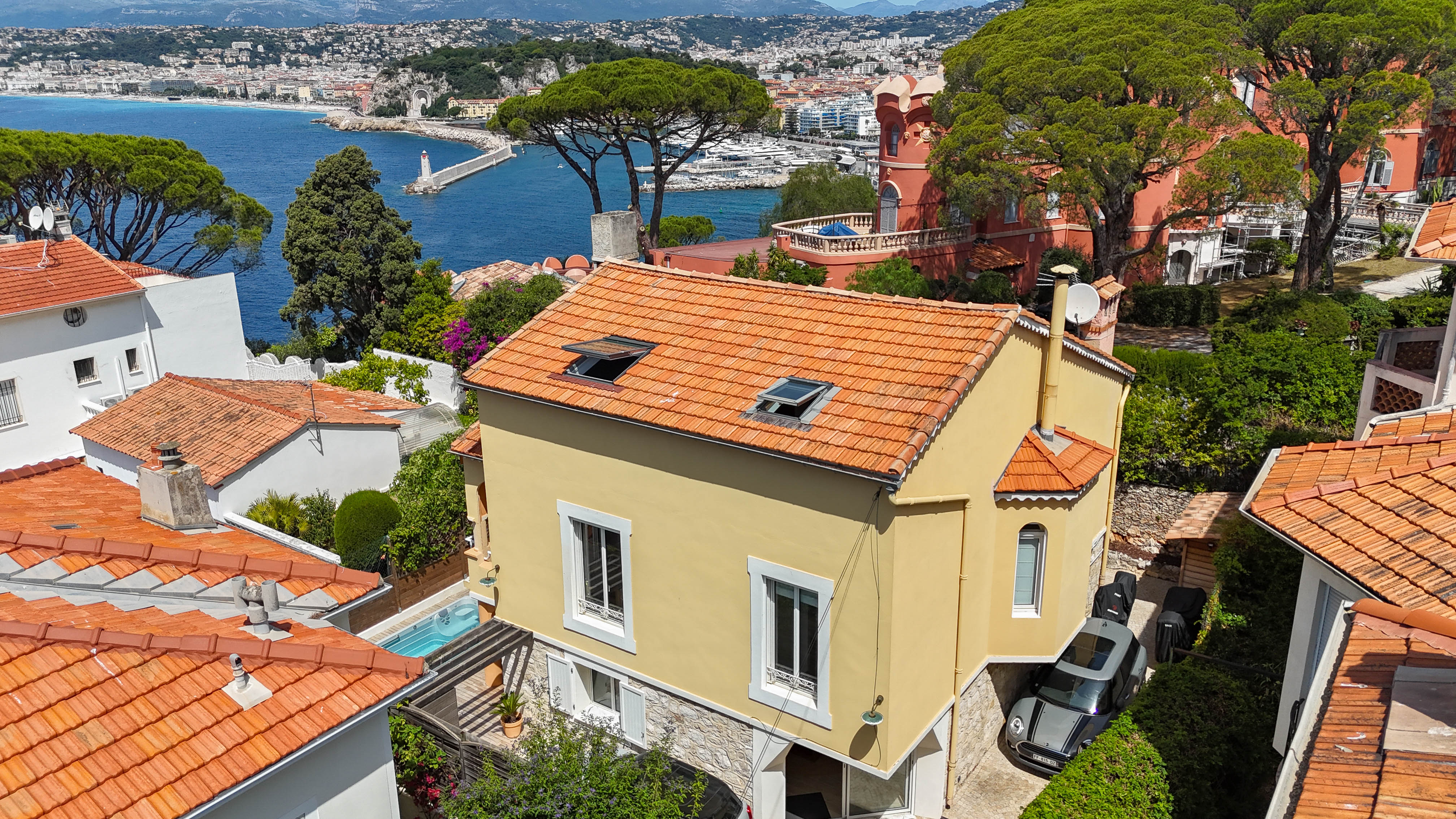 Propriété en France à vendre à Nice, Alpes-Maritimes - €2 200 000 - photo 