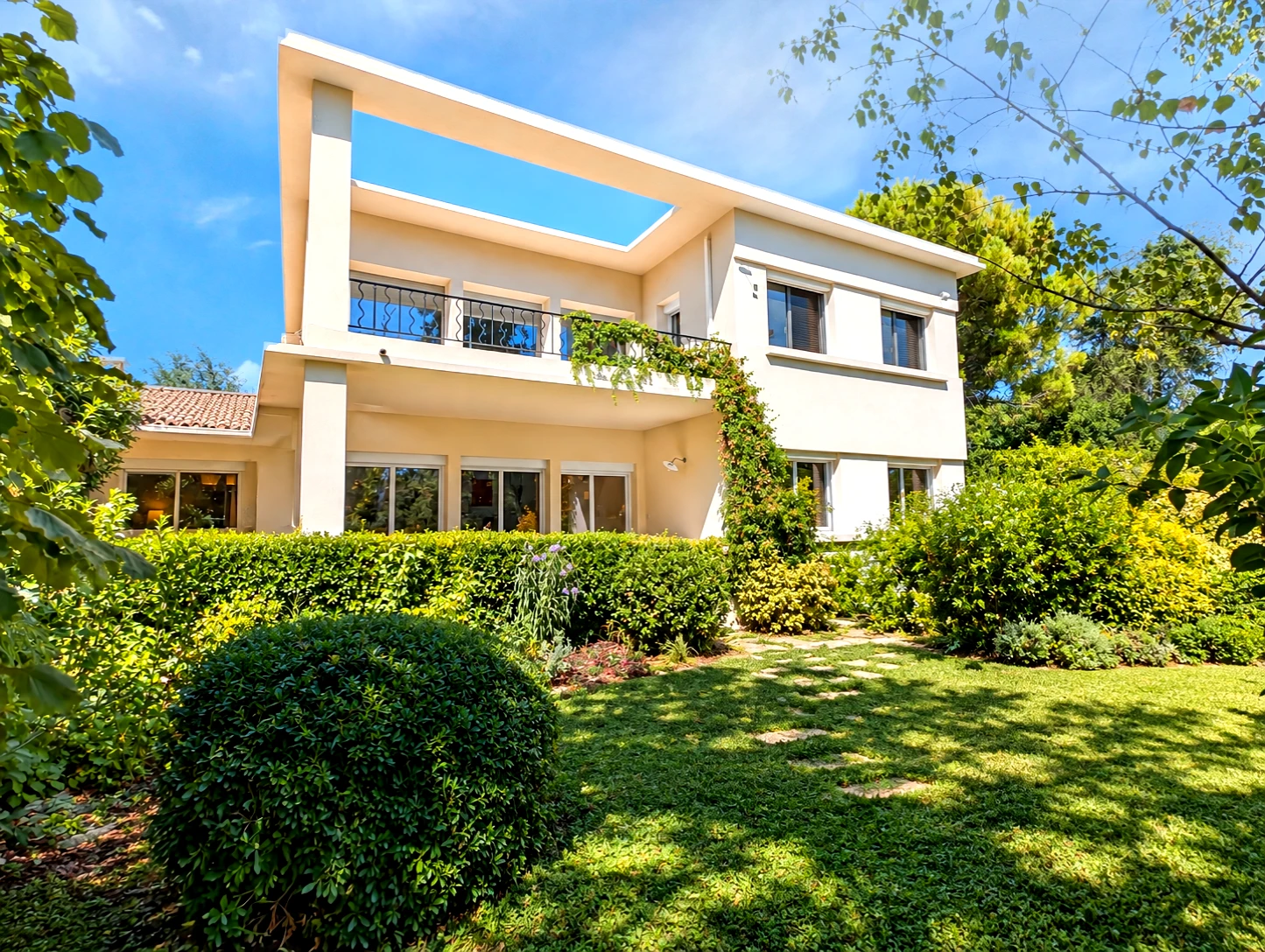 French property for sale in Avignon, Vaucluse - €549,000 - photo 