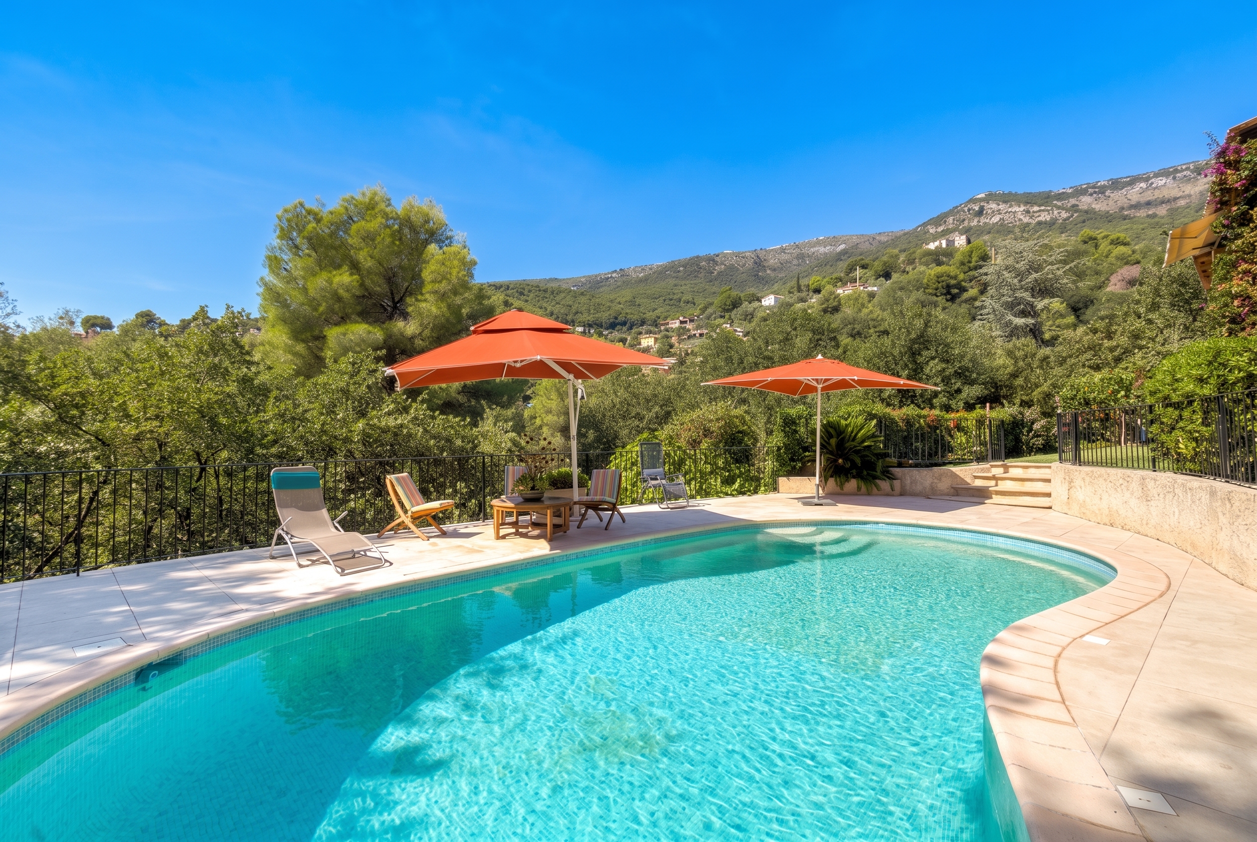 Propriété en France à vendre à Carros, Alpes-Maritimes - €799 000 - photo 