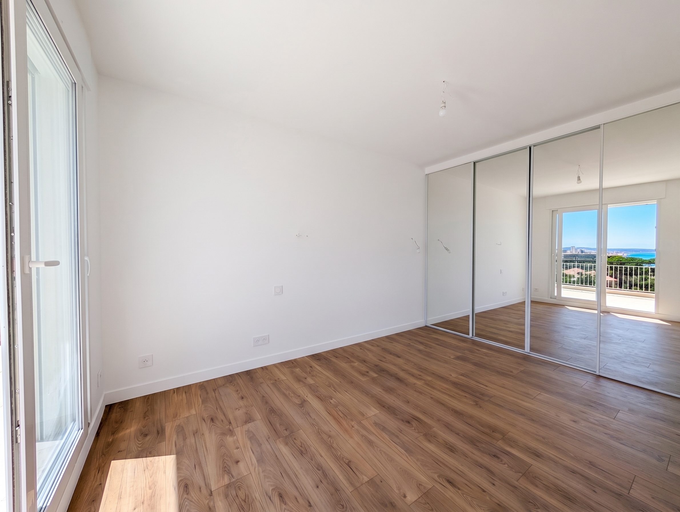 French property for sale in Nice, Alpes-Maritimes - €790,000 - photo 