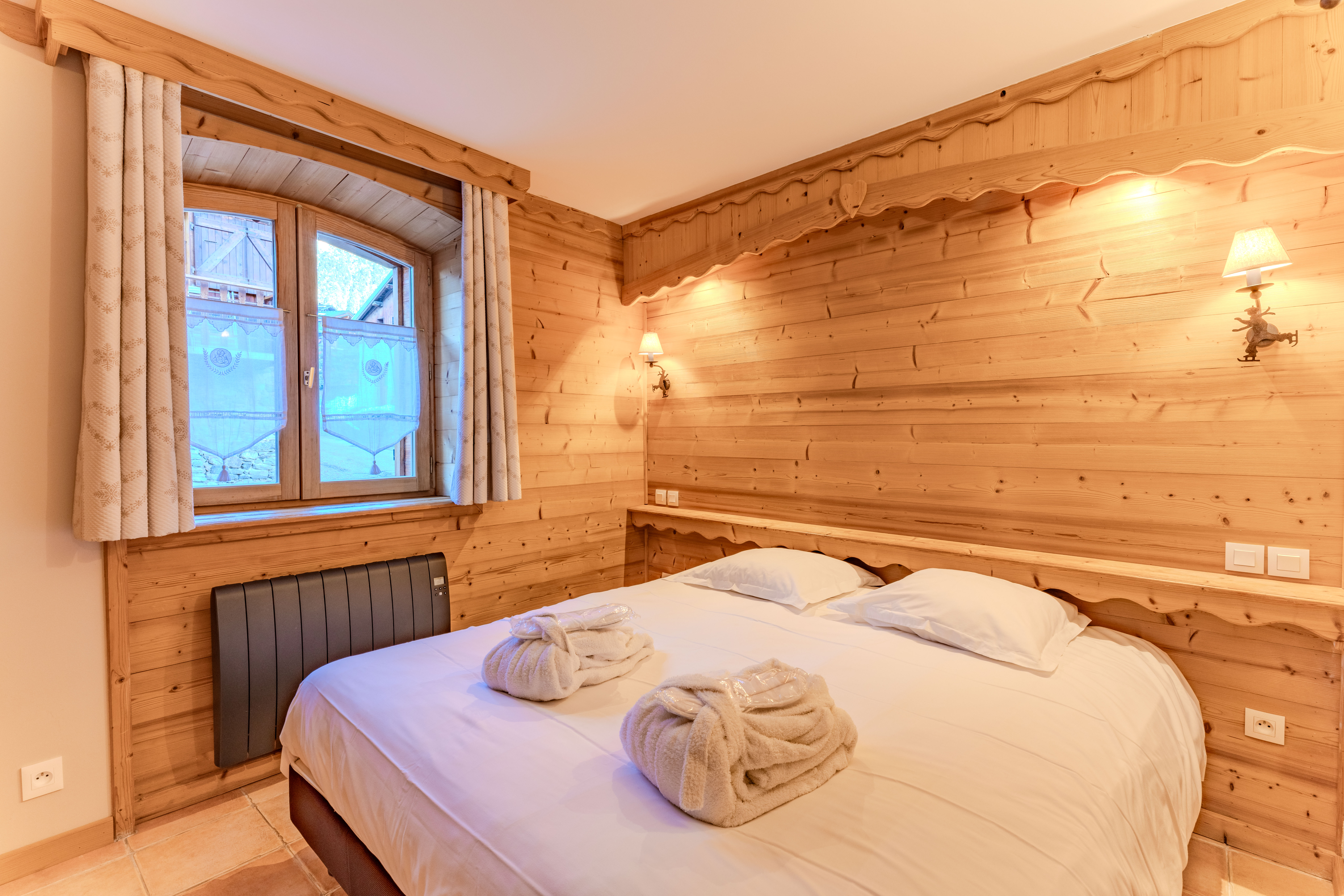 French property for sale in Courchevel, Savoie - €3,325,000 - photo 
