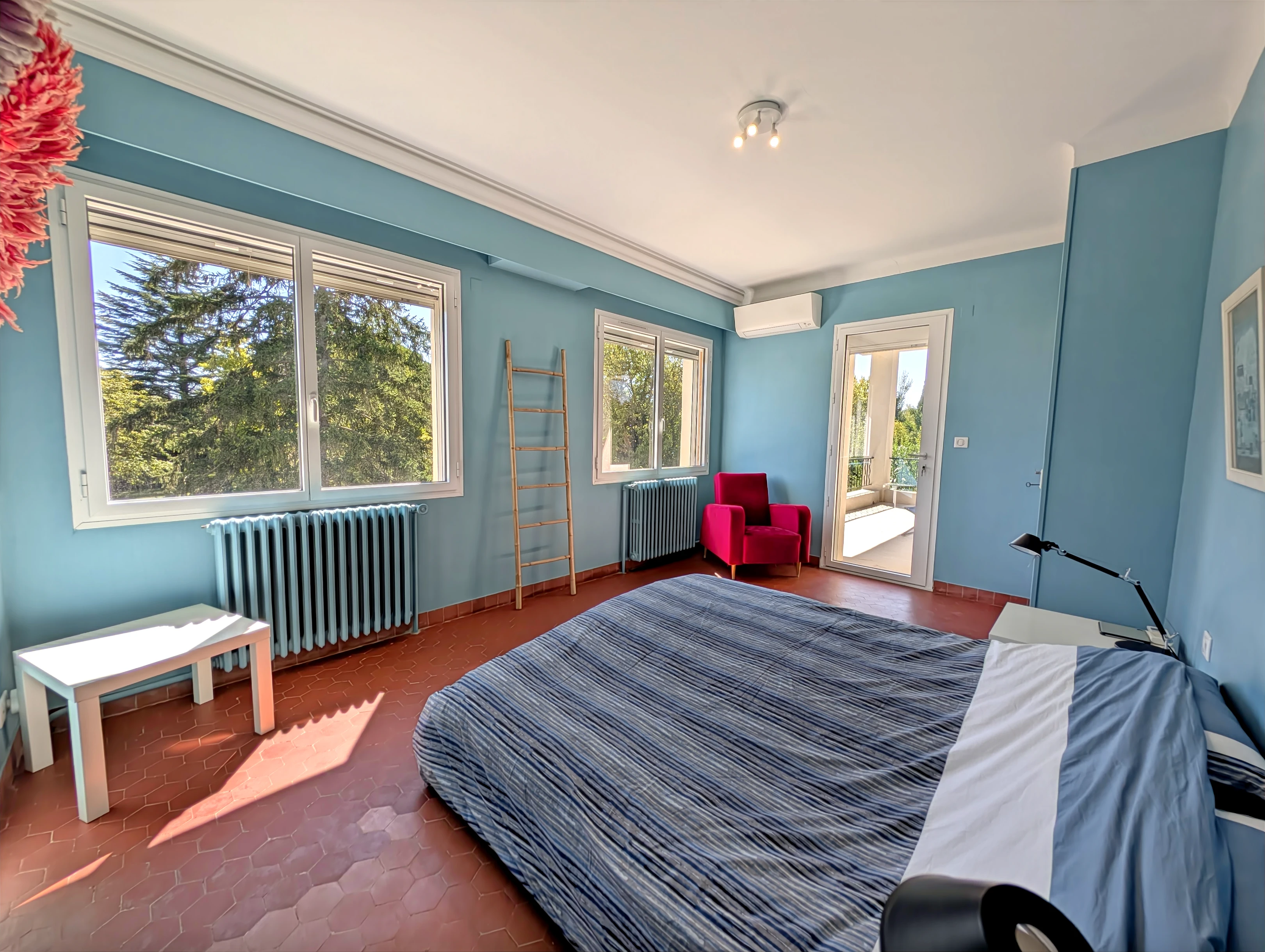French property for sale in Avignon, Vaucluse - €549,000 - photo 