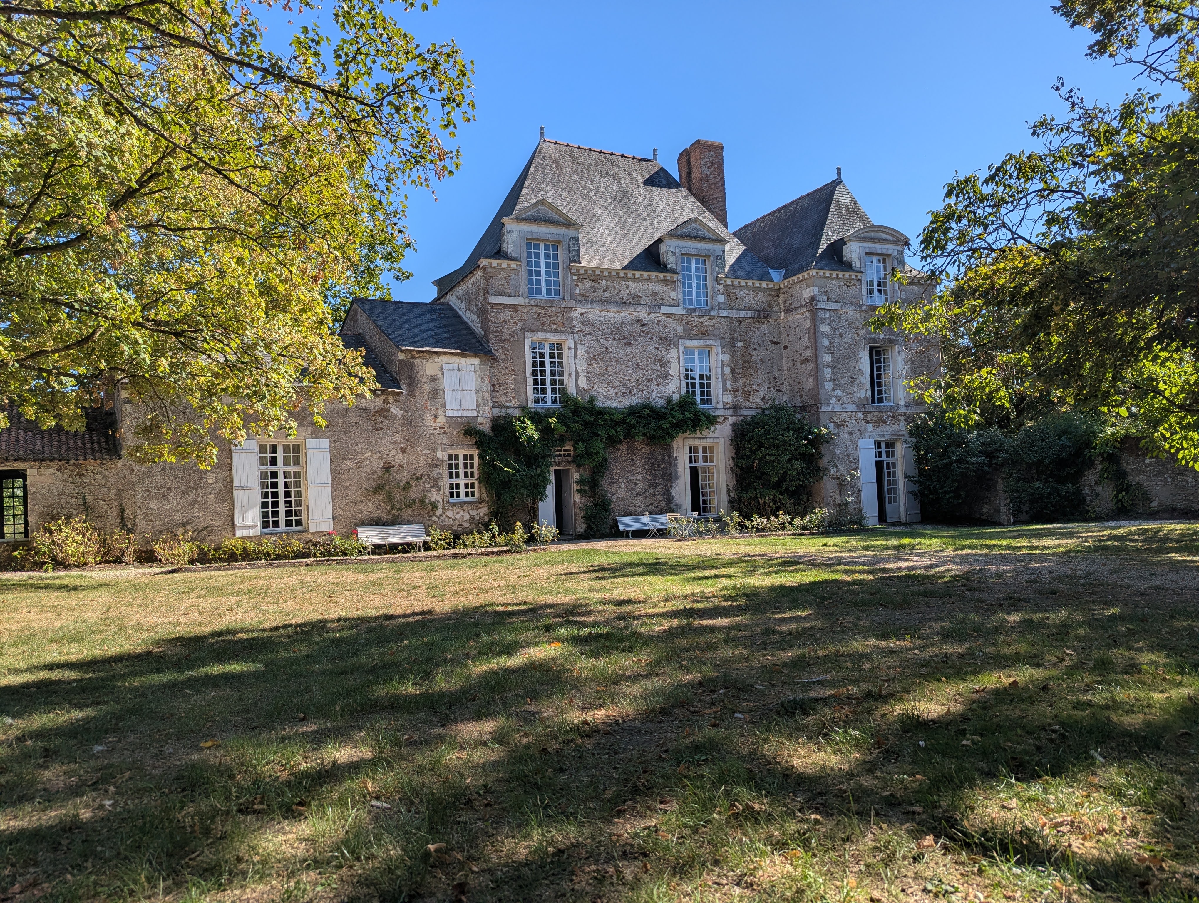French property for sale in Le Loroux-Bottereau, Loire-Atlantique - €982,000 - photo 