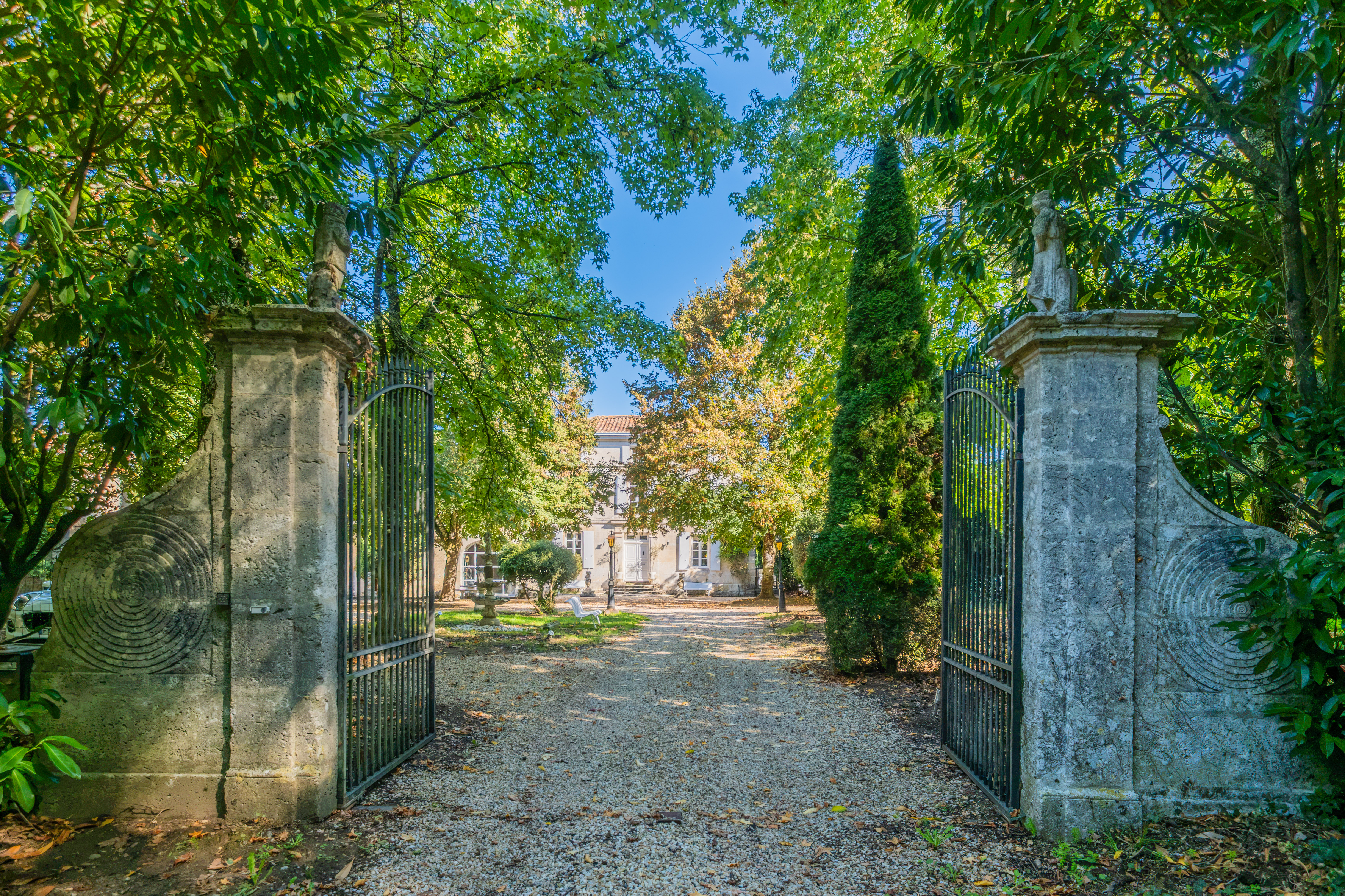 French property for sale in Rougnac, Charente - €689,950 - photo 