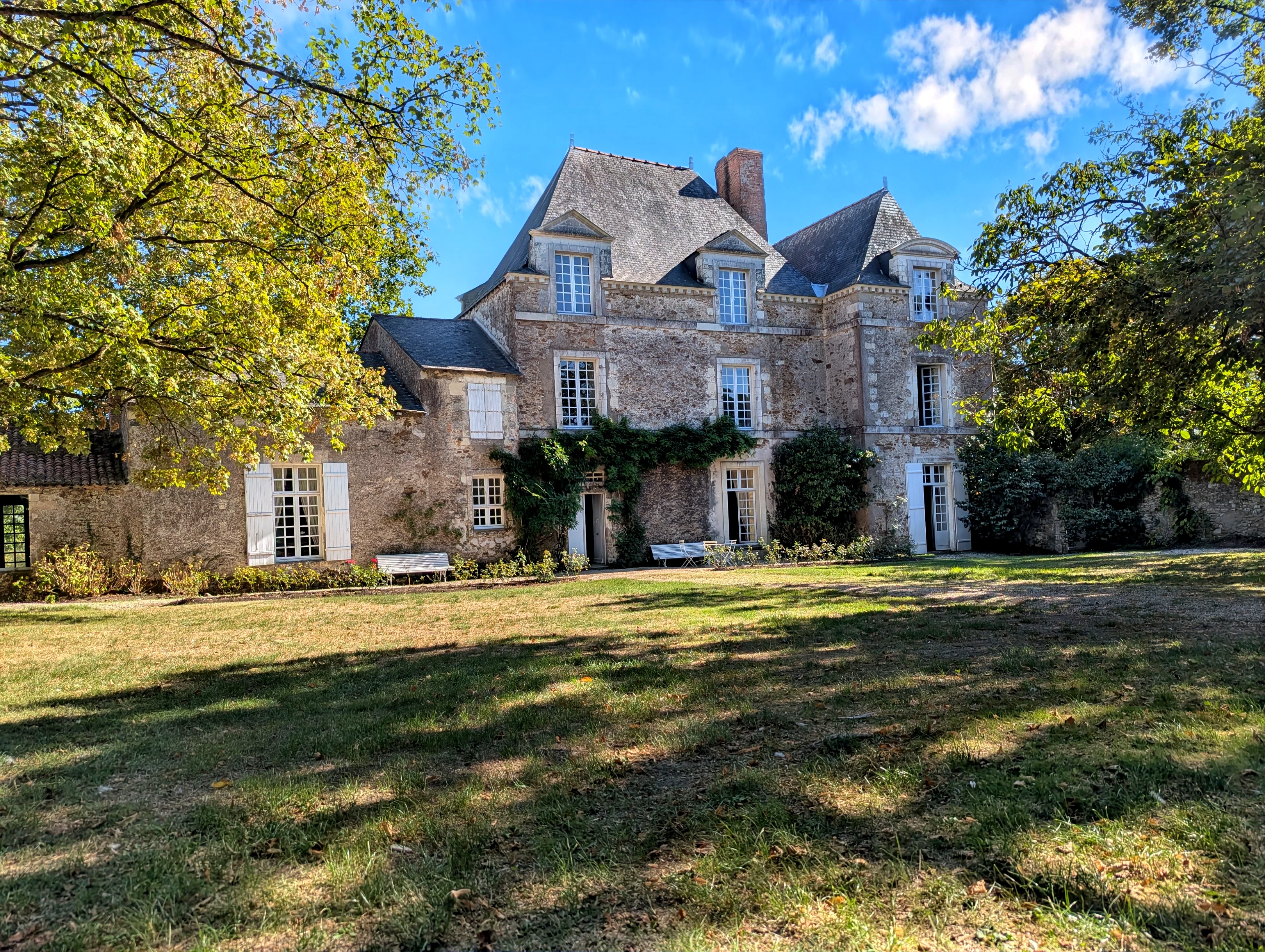 French property for sale in Le Loroux-Bottereau, Loire-Atlantique - €982,000 - photo 
