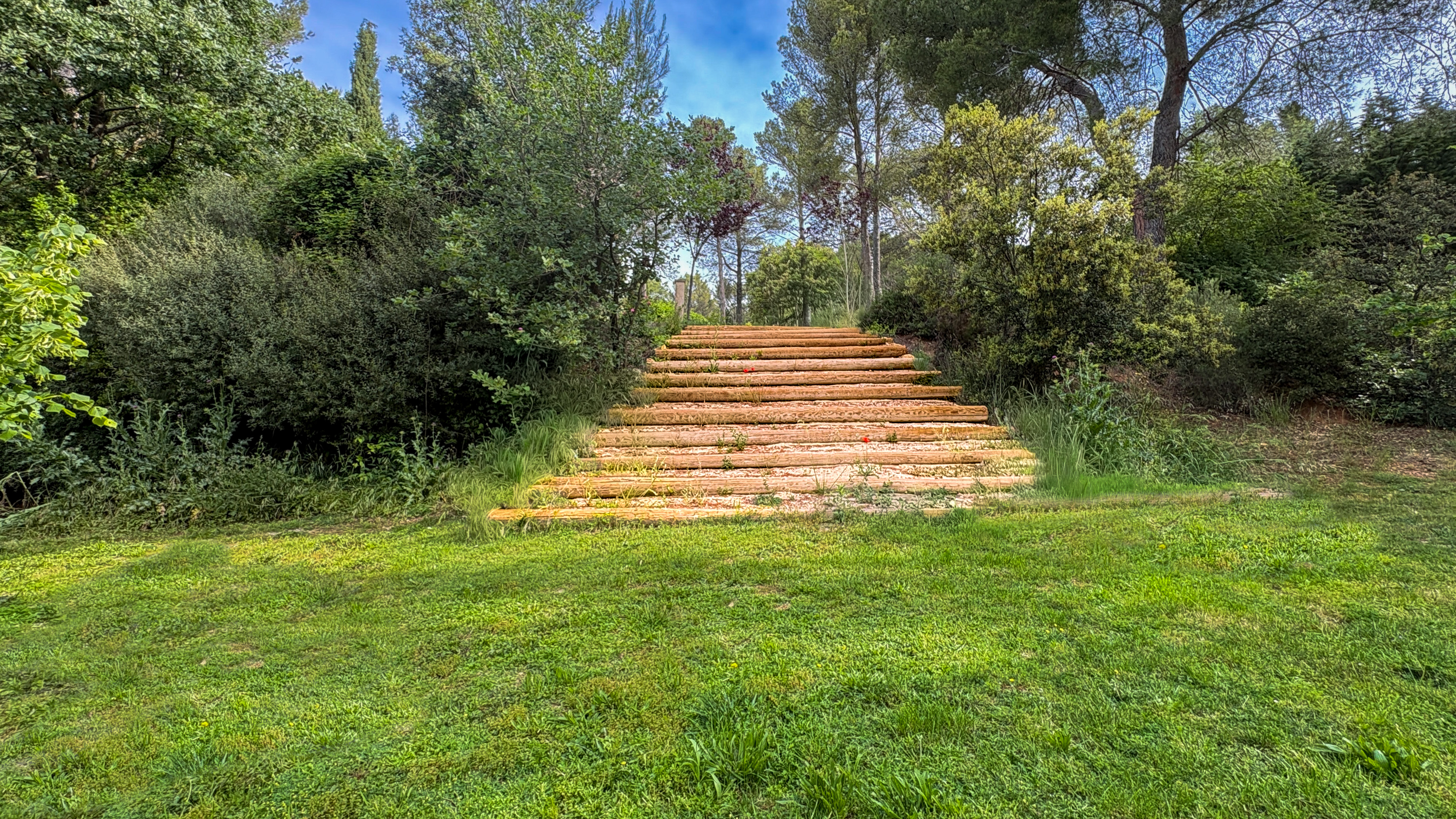 French property for sale in Châteauneuf-le-Rouge, Bouches-du-Rhône - €1,290,000 - photo 