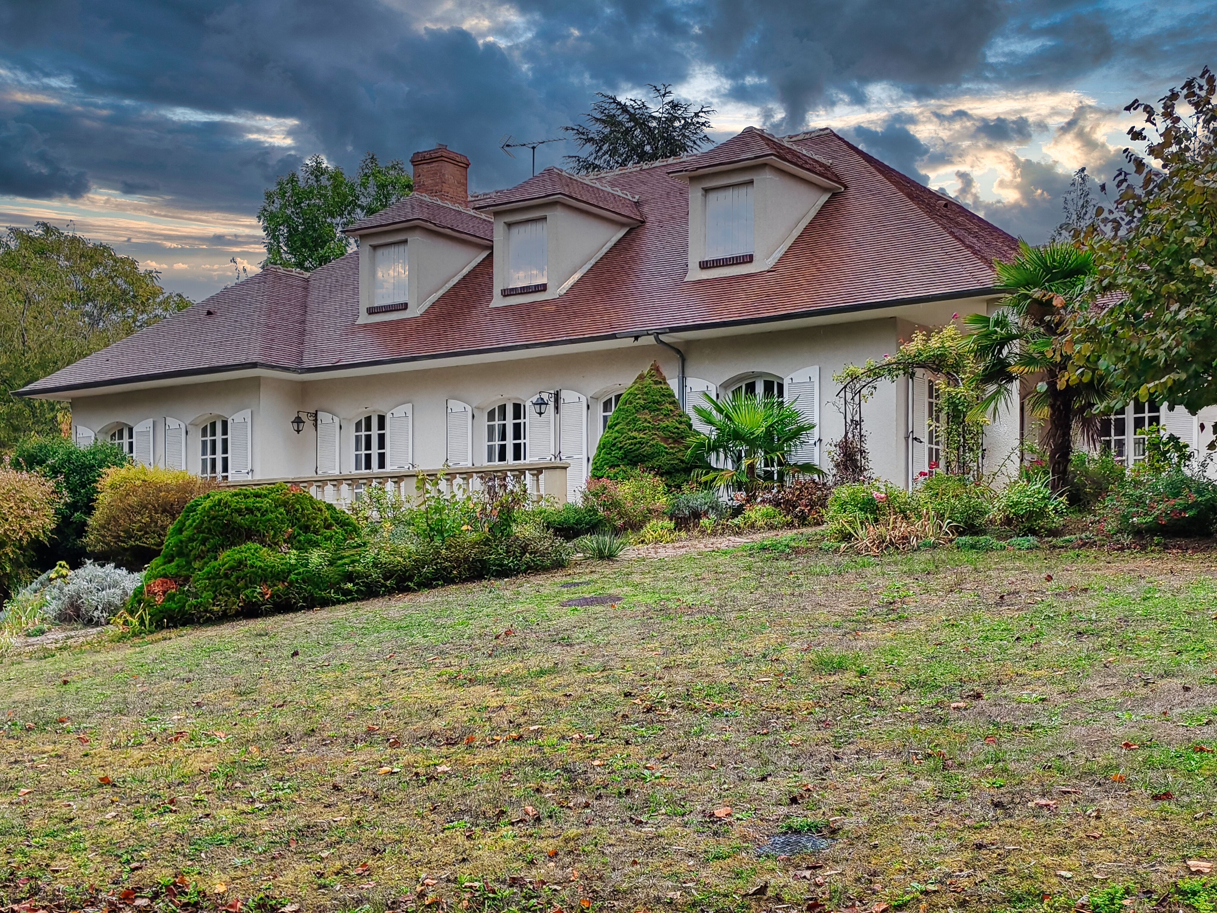 French property for sale in Orléans, Loiret - €554,000 - photo 
