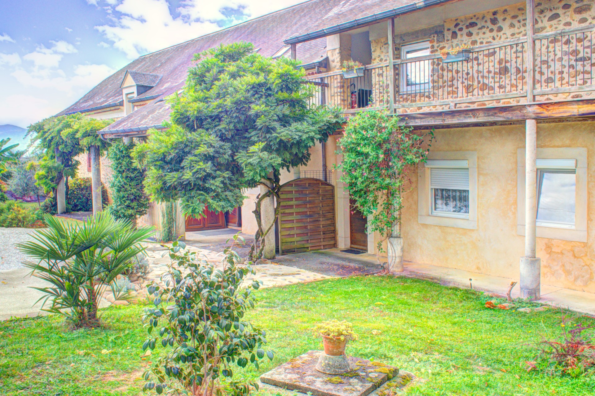 French property for sale in Pau, Pyrénées-Atlantiques - €649,000 - photo 