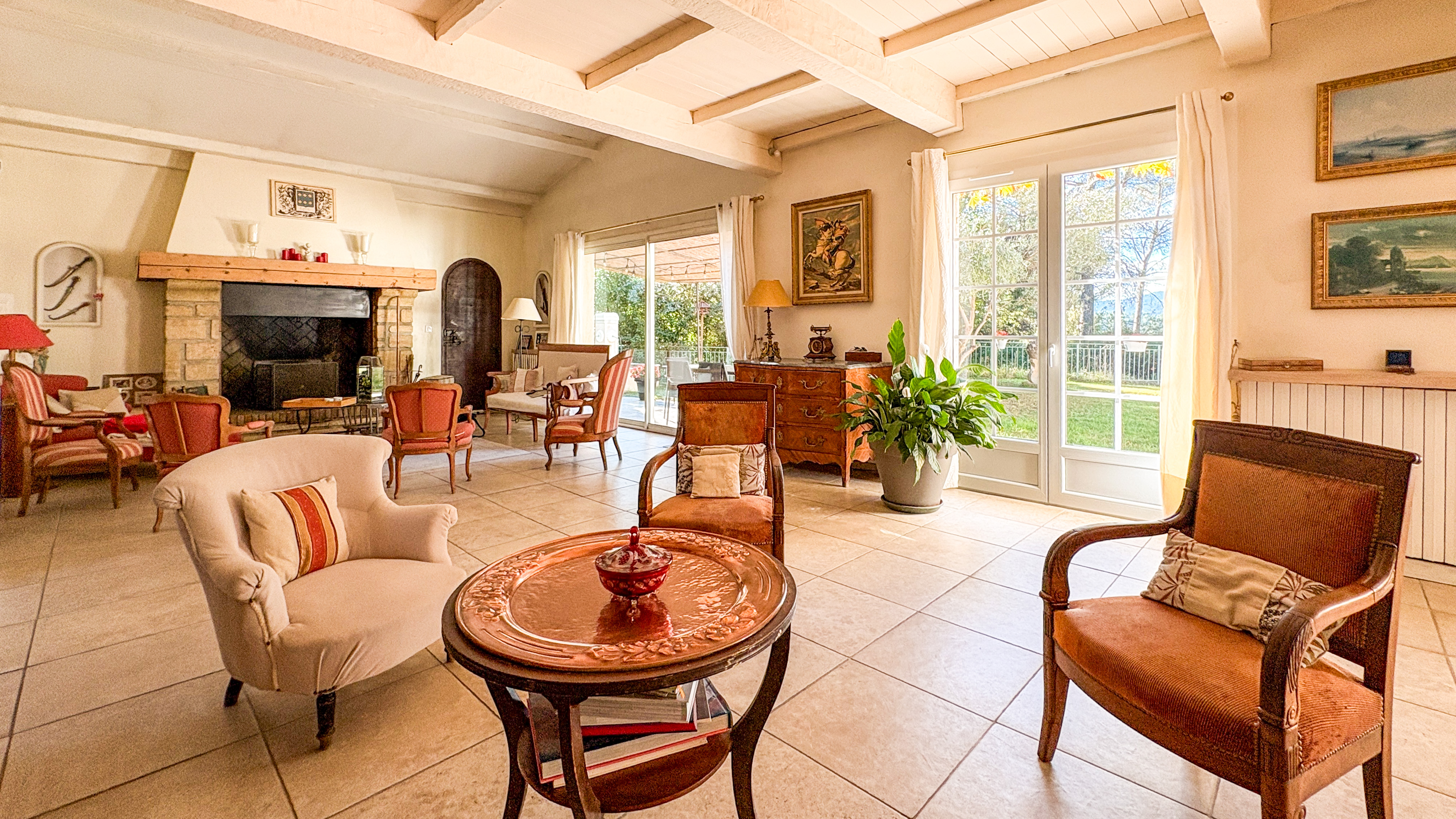 French property for sale in Châteauneuf-le-Rouge, Bouches-du-Rhône - €1,290,000 - photo 