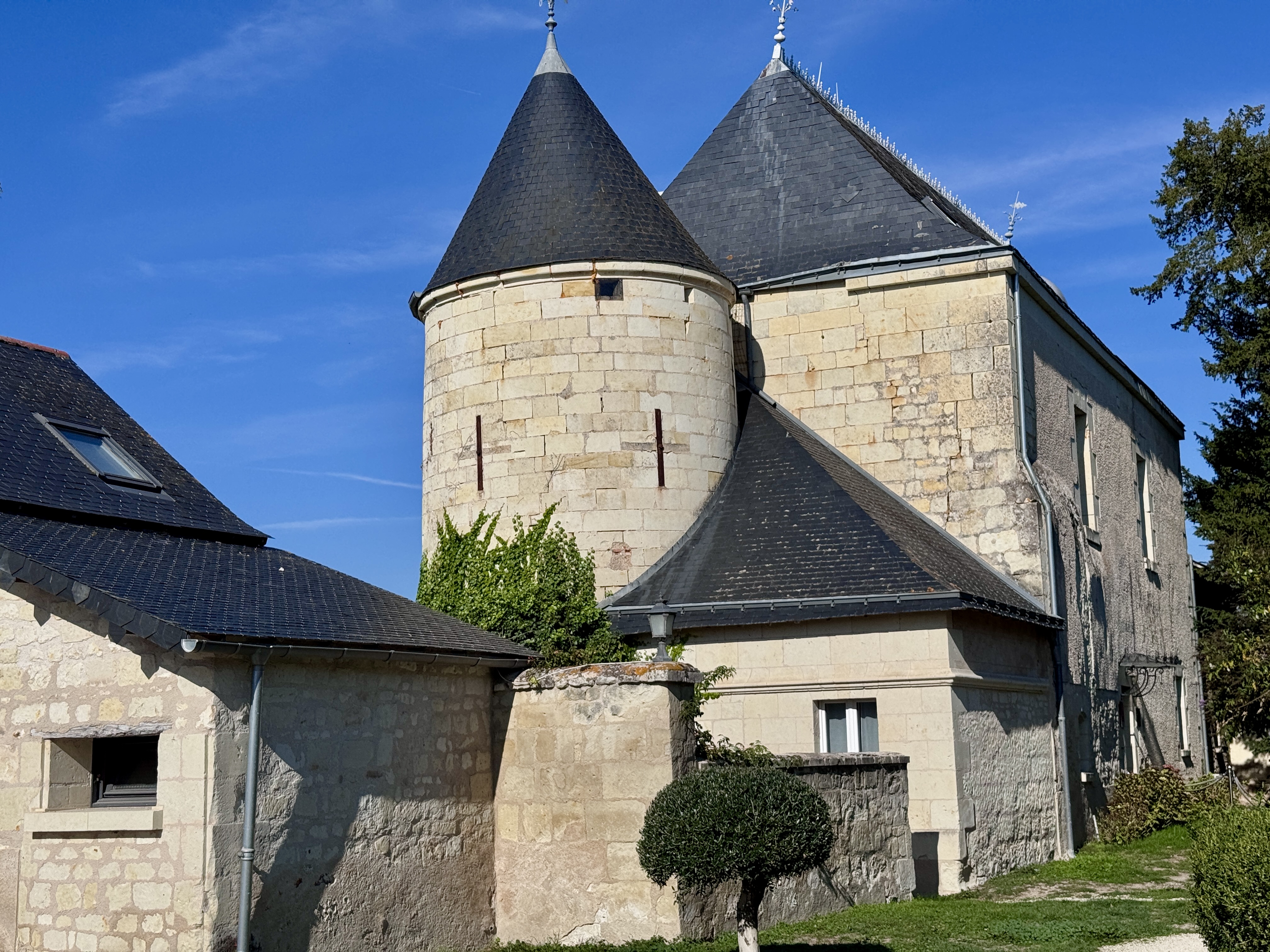 Propriété en France à vendre à Saumur, Maine-et-Loire - €1 544 000 - photo 