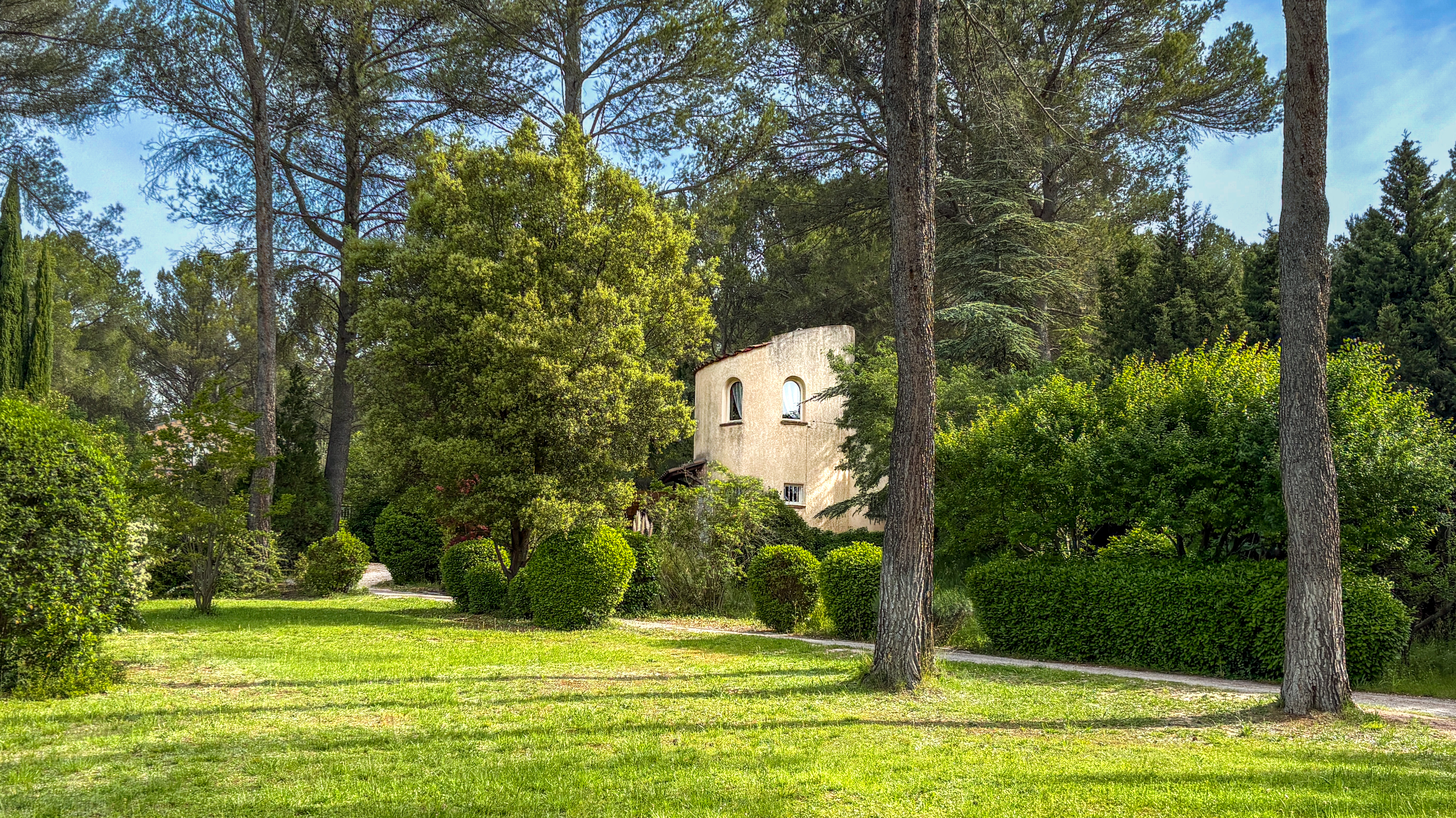 French property for sale in Châteauneuf-le-Rouge, Bouches-du-Rhône - €1,290,000 - photo 