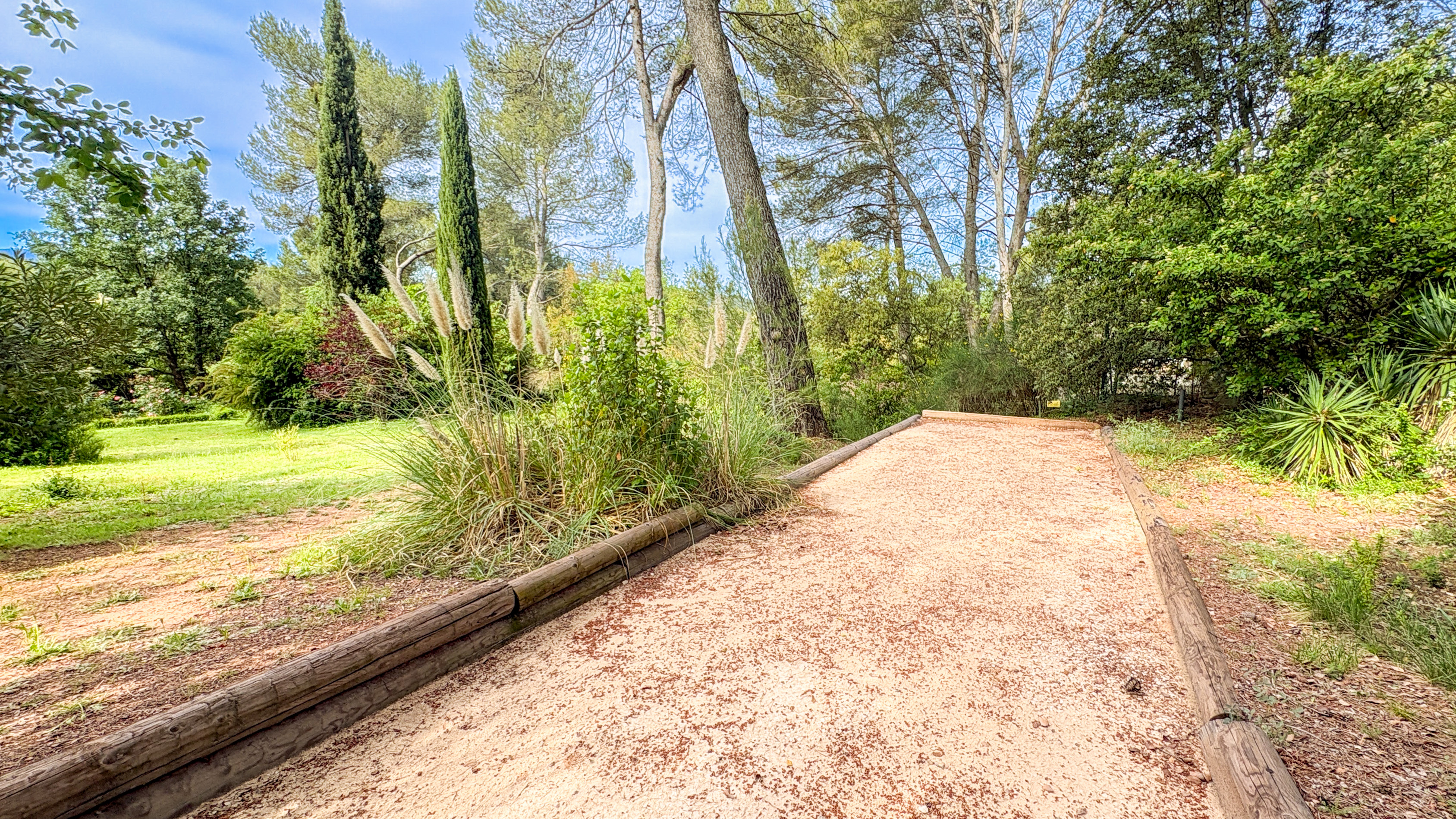French property for sale in Châteauneuf-le-Rouge, Bouches-du-Rhône - €1,290,000 - photo 