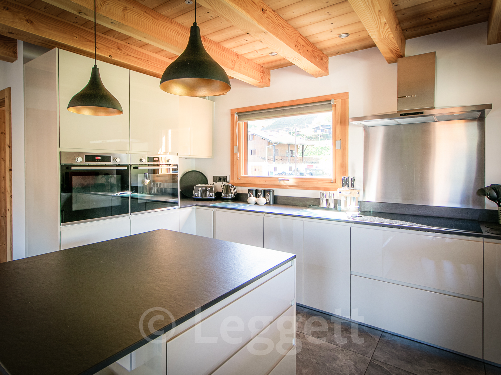 French property for sale in Samoëns, Haute-Savoie - €1,800,000 - photo 