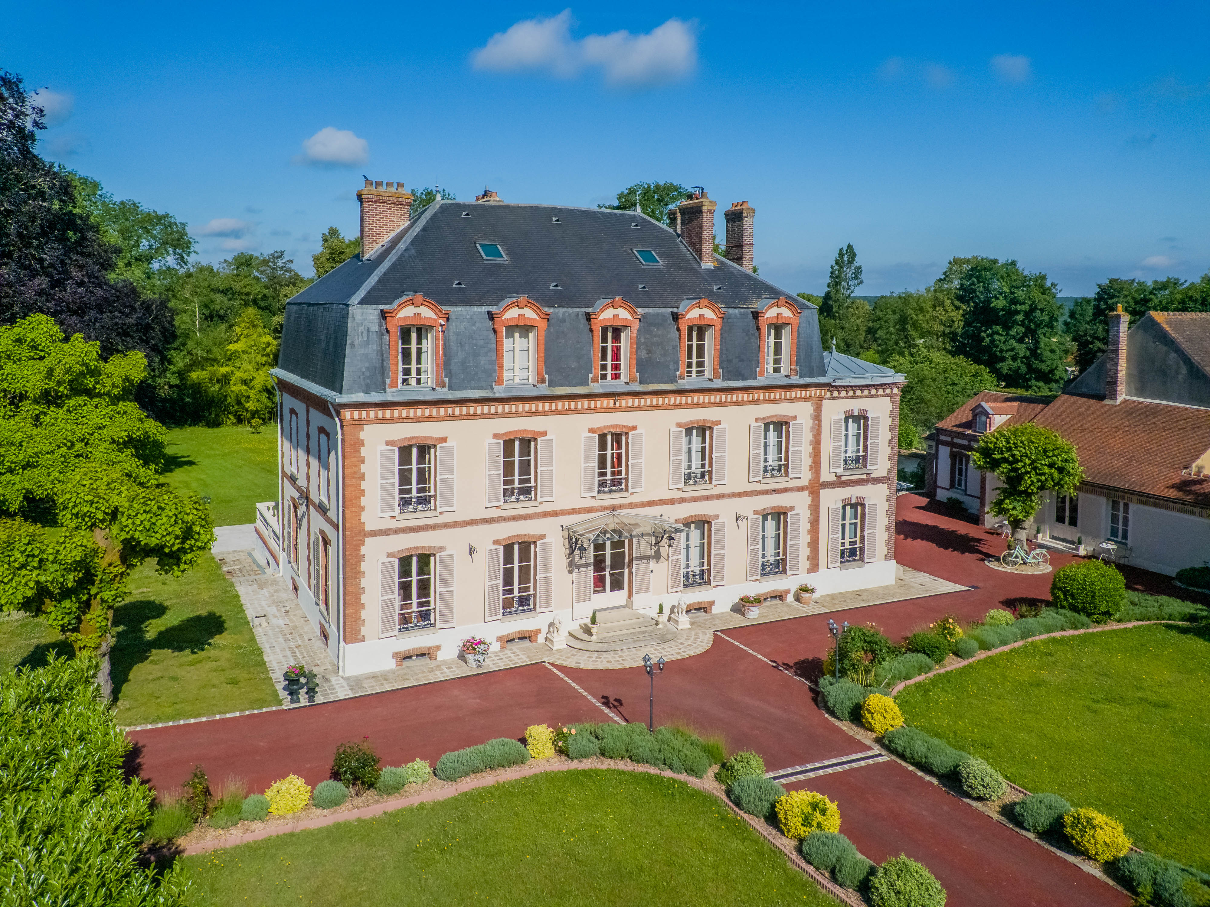French property for sale in Tournan-en-Brie, Seine-et-Marne - €1,975,000 - photo 