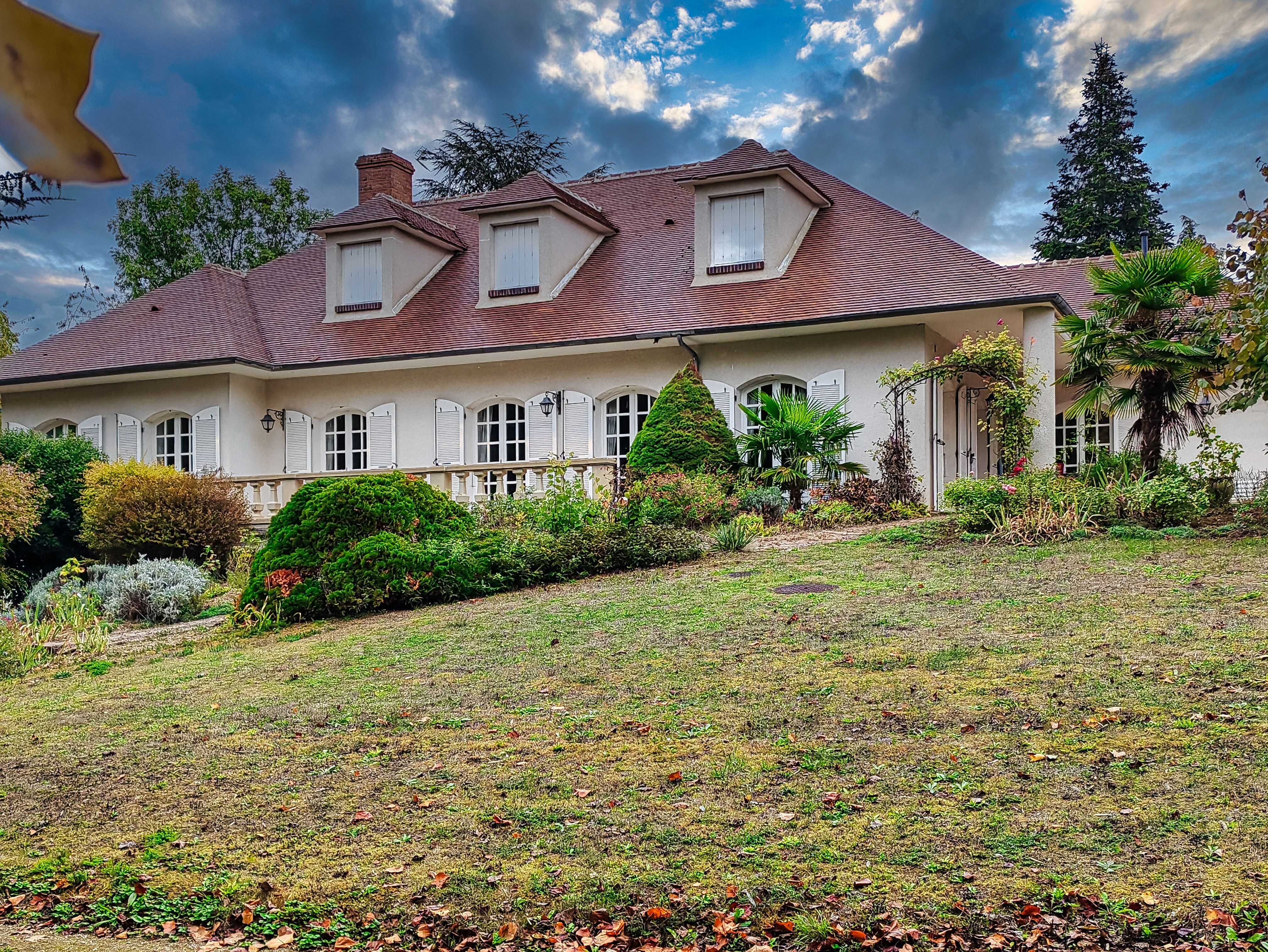 French property for sale in Orléans, Loiret - €554,000 - photo 