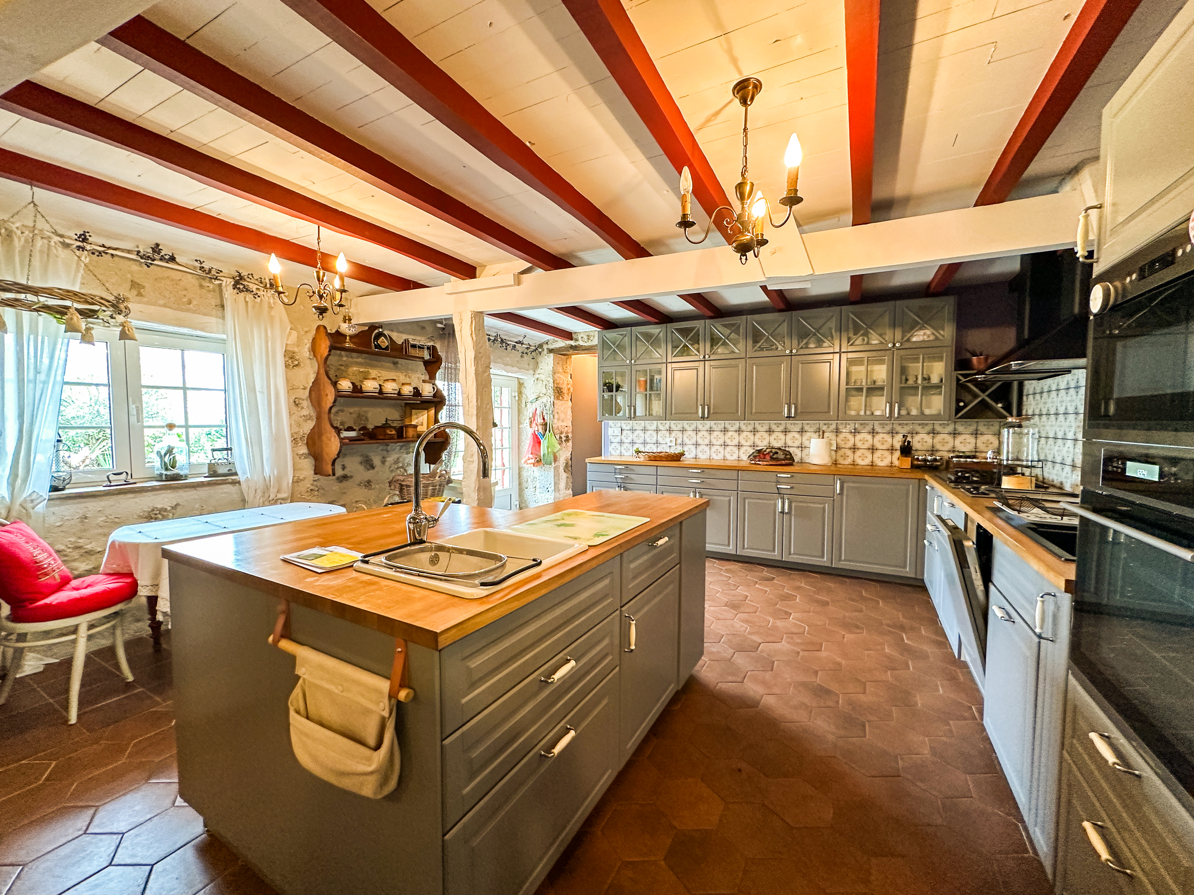 French property for sale in Espiens, Lot-et-Garonne - €598,000 - photo 