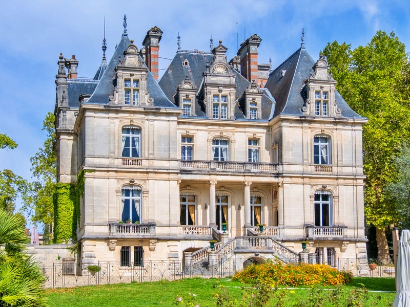 French property for sale in Jarnac, Charente - €3,286,000 - photo 