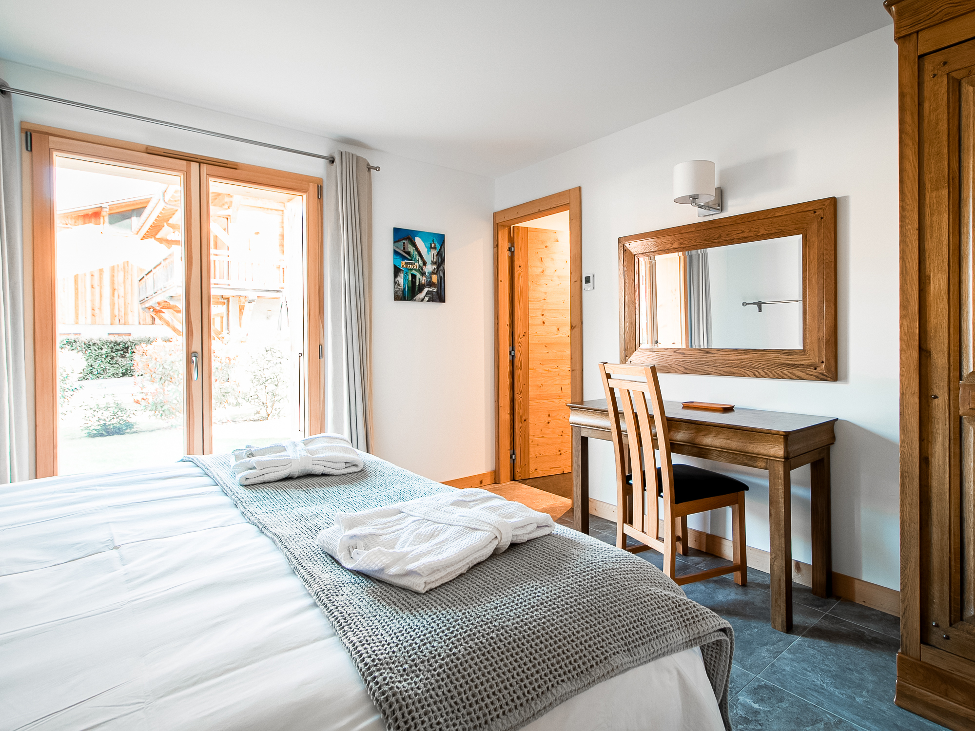 French property for sale in Samoëns, Haute-Savoie - €1,800,000 - photo 