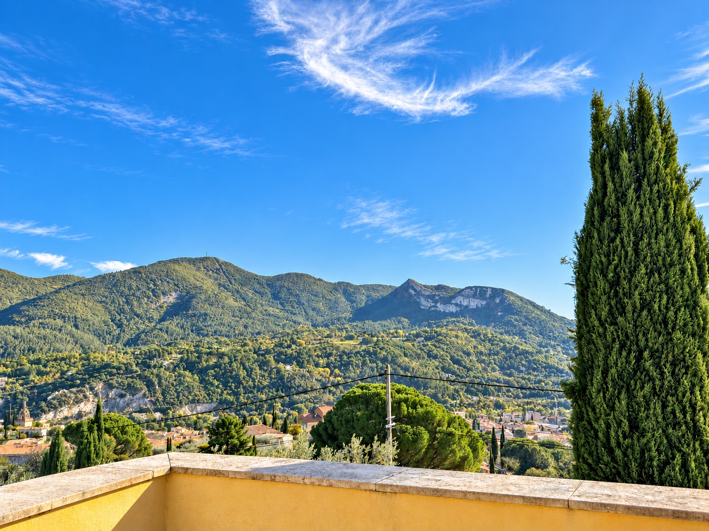 Propriété en France à vendre à Nyons, Drôme - €890 000 - photo 