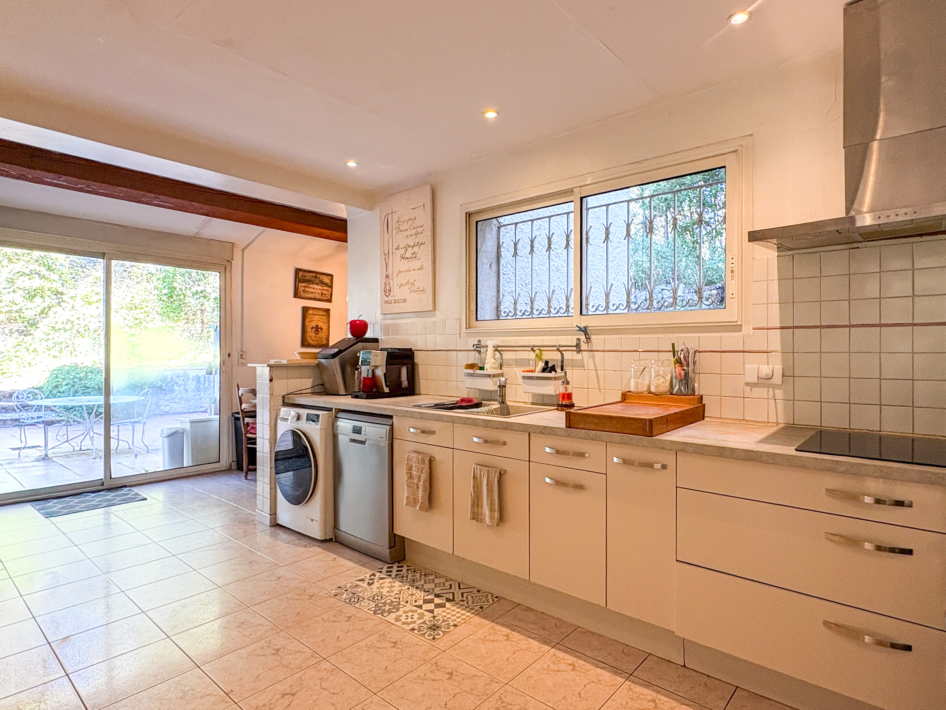 French property for sale in Châteauneuf-le-Rouge, Bouches-du-Rhône - €1,290,000 - photo 