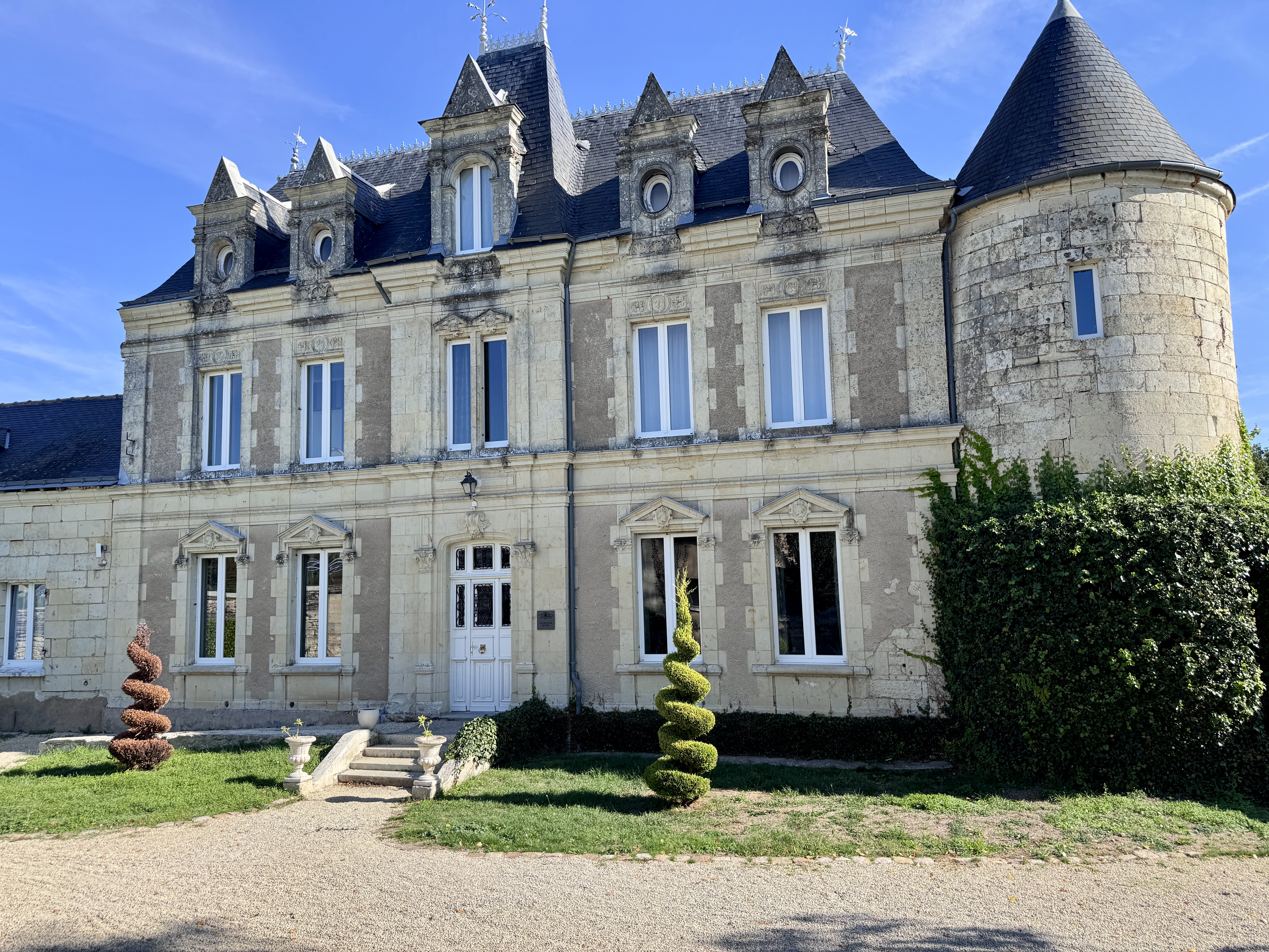 Propriété en France à vendre à Saumur, Maine-et-Loire - €1 544 000 - photo 