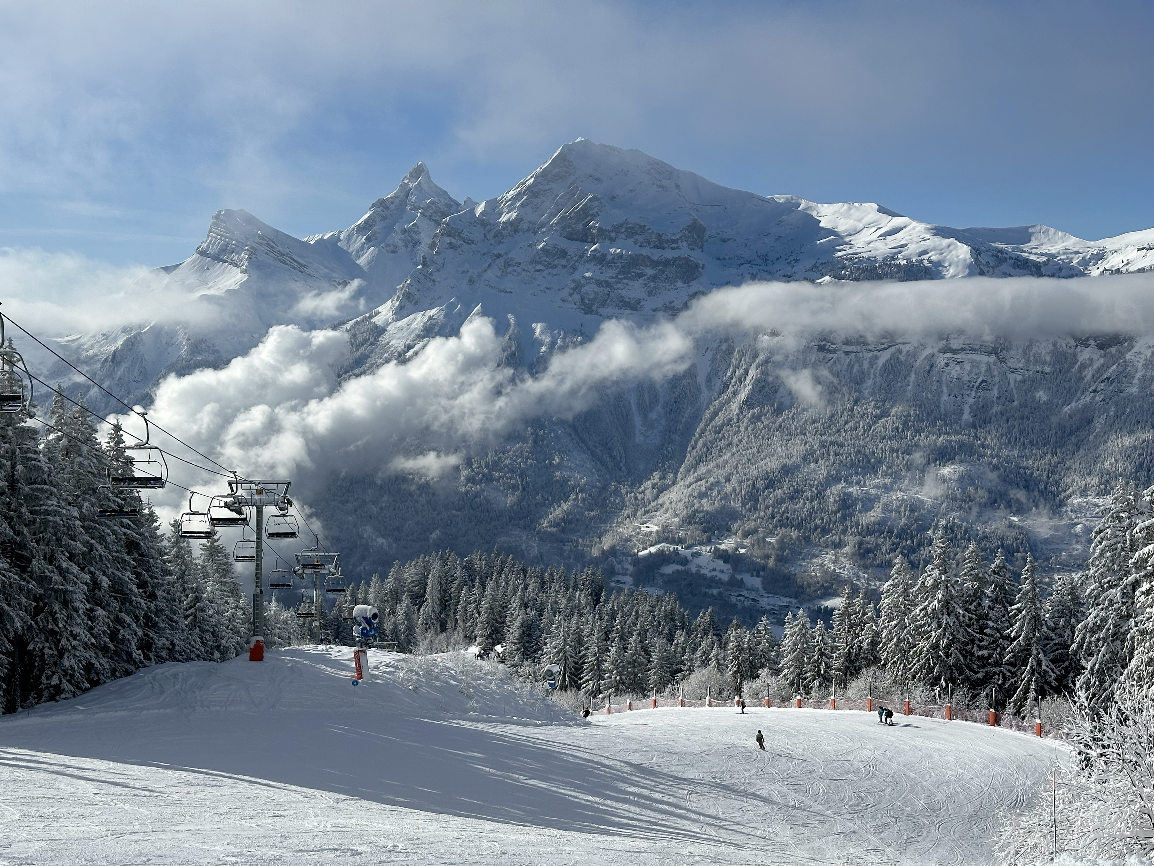French property for sale in Samoëns, Haute-Savoie - €975,000 - photo 