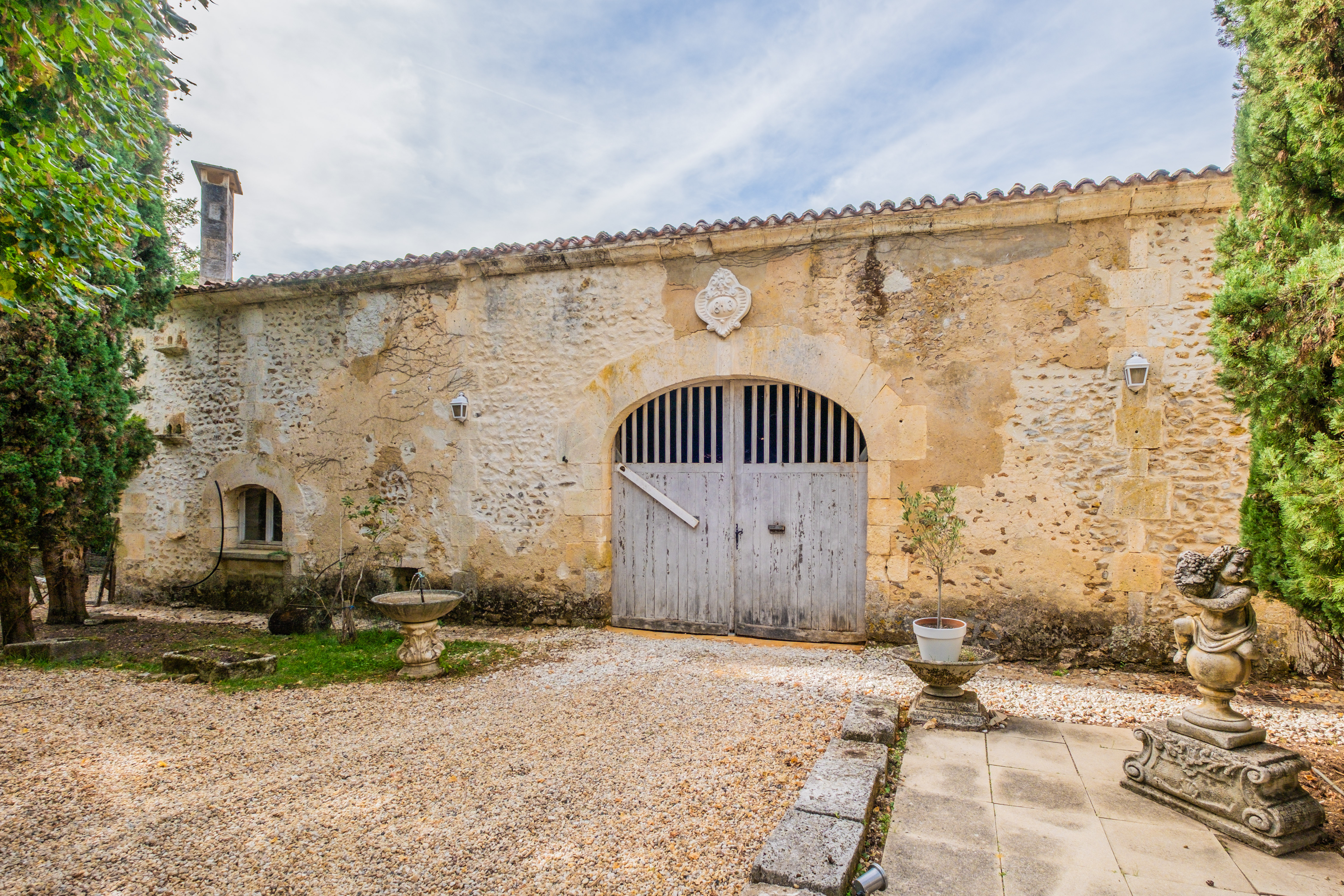 French property for sale in Rougnac, Charente - €689,950 - photo 