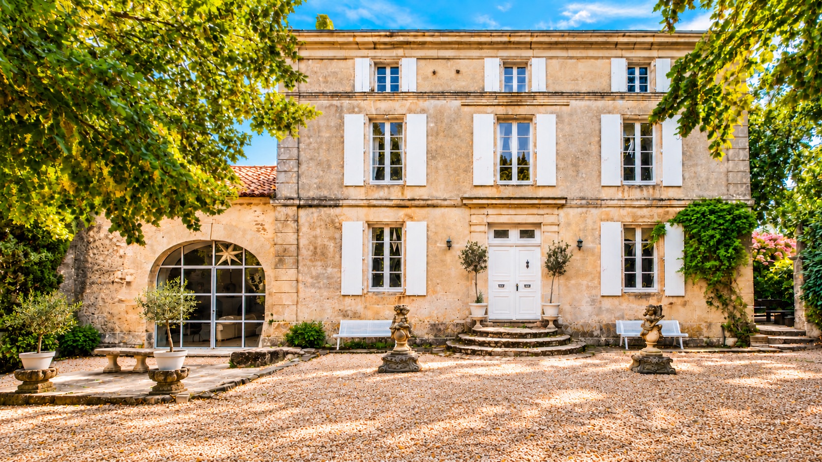 French property for sale in Rougnac, Charente - €689,950 - photo 