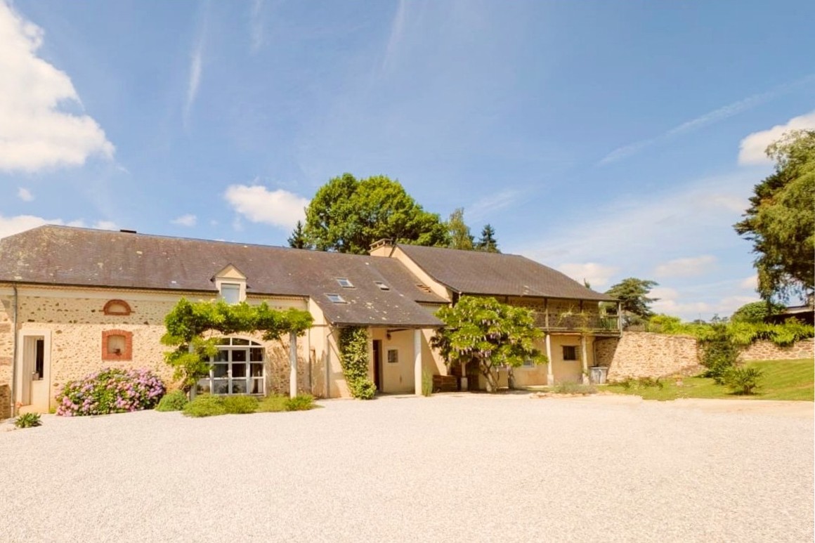French property for sale in Pau, Pyrénées-Atlantiques - €649,000 - photo 